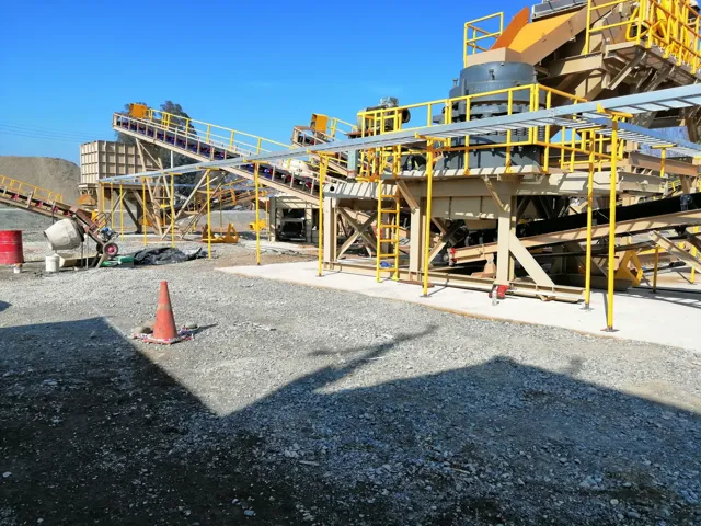 Planta de áridos y transportadores en Linares
