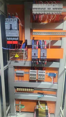 Sala de compresores SQM: tablero de fuerza — vista principal